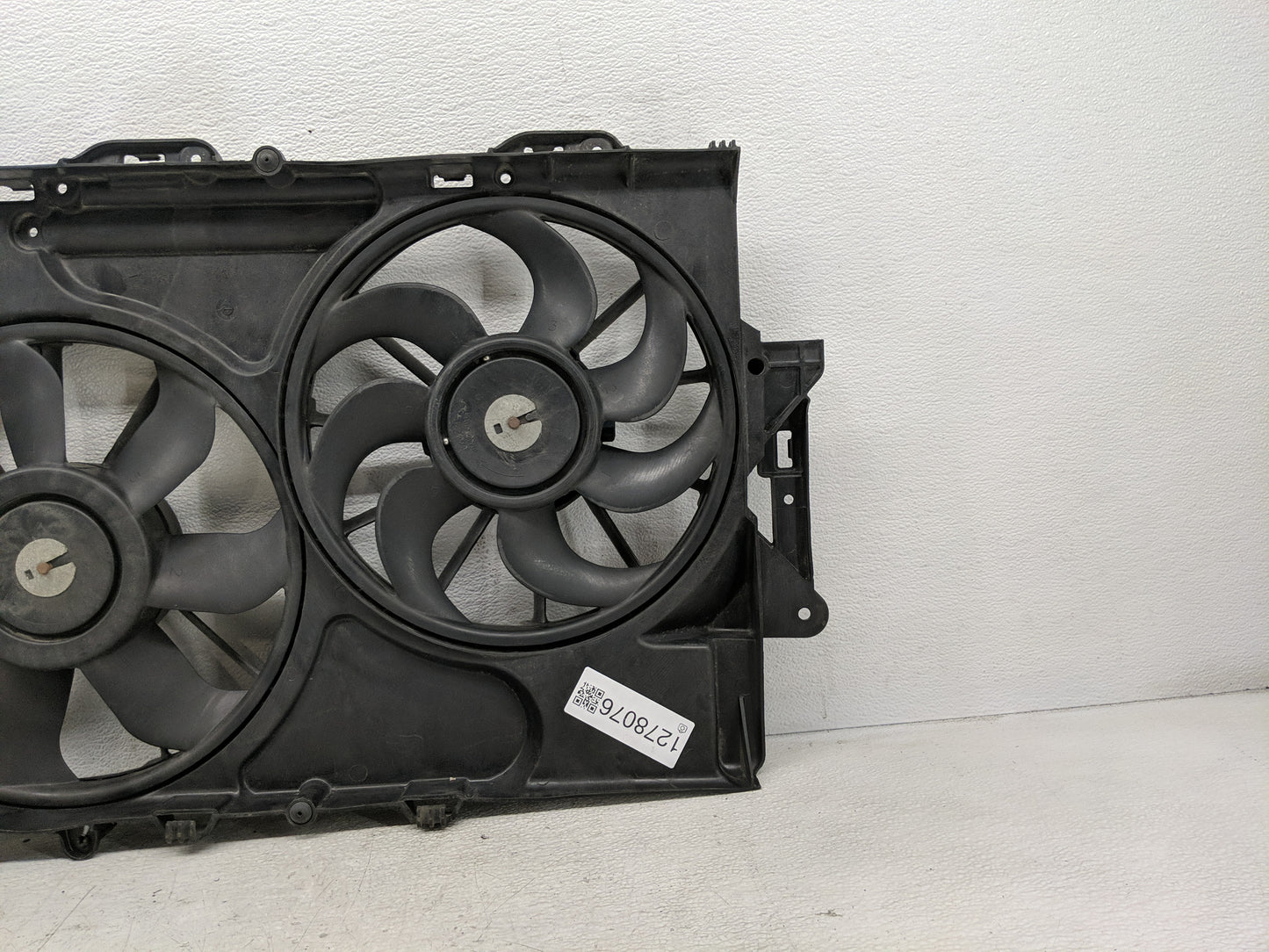 2015 Chevrolet Equinox Electric Radiator Cooling Fan Motor Assembly P/N:6002XH0166 Fits OEM Used Auto Parts - Oemusedautopar