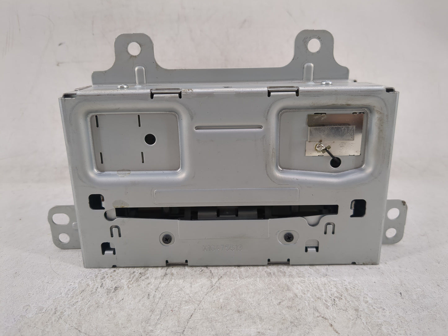 2015 Chevrolet Equinox Radio AM FM Cd Player Receiver Replacement P/N:23495273 Fits Fits 2014 2016 2017 OEM Used Auto Parts 