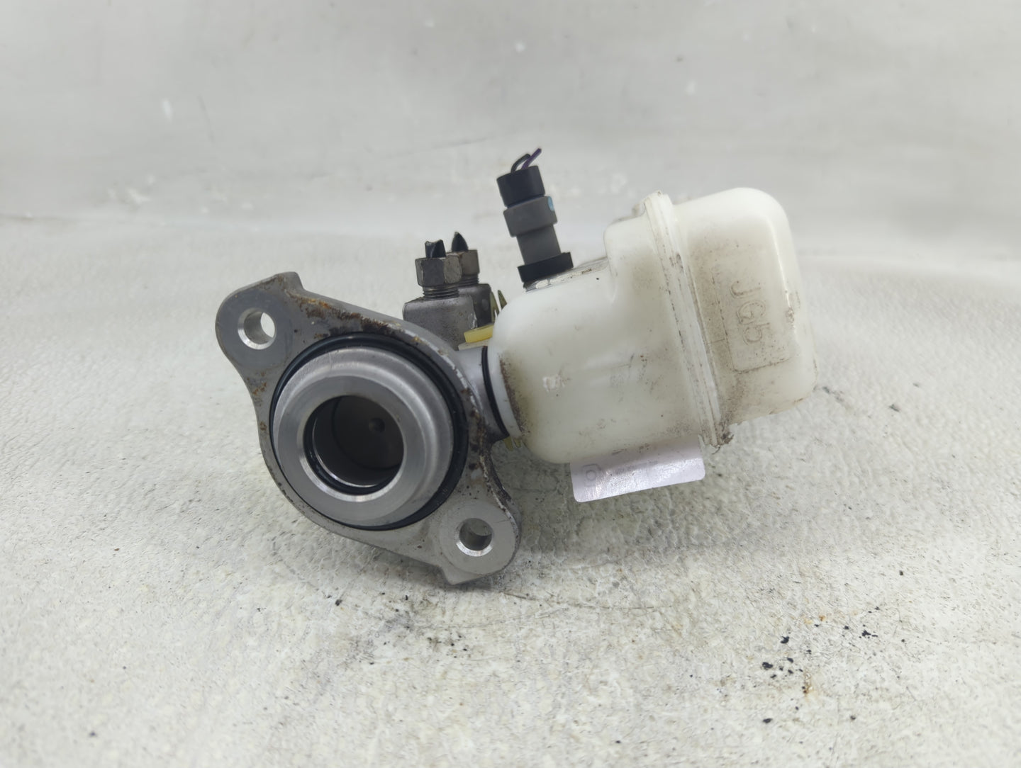 2011-2017 Chevrolet Equinox Brake Master Cylinder - Oemusedautoparts1.com