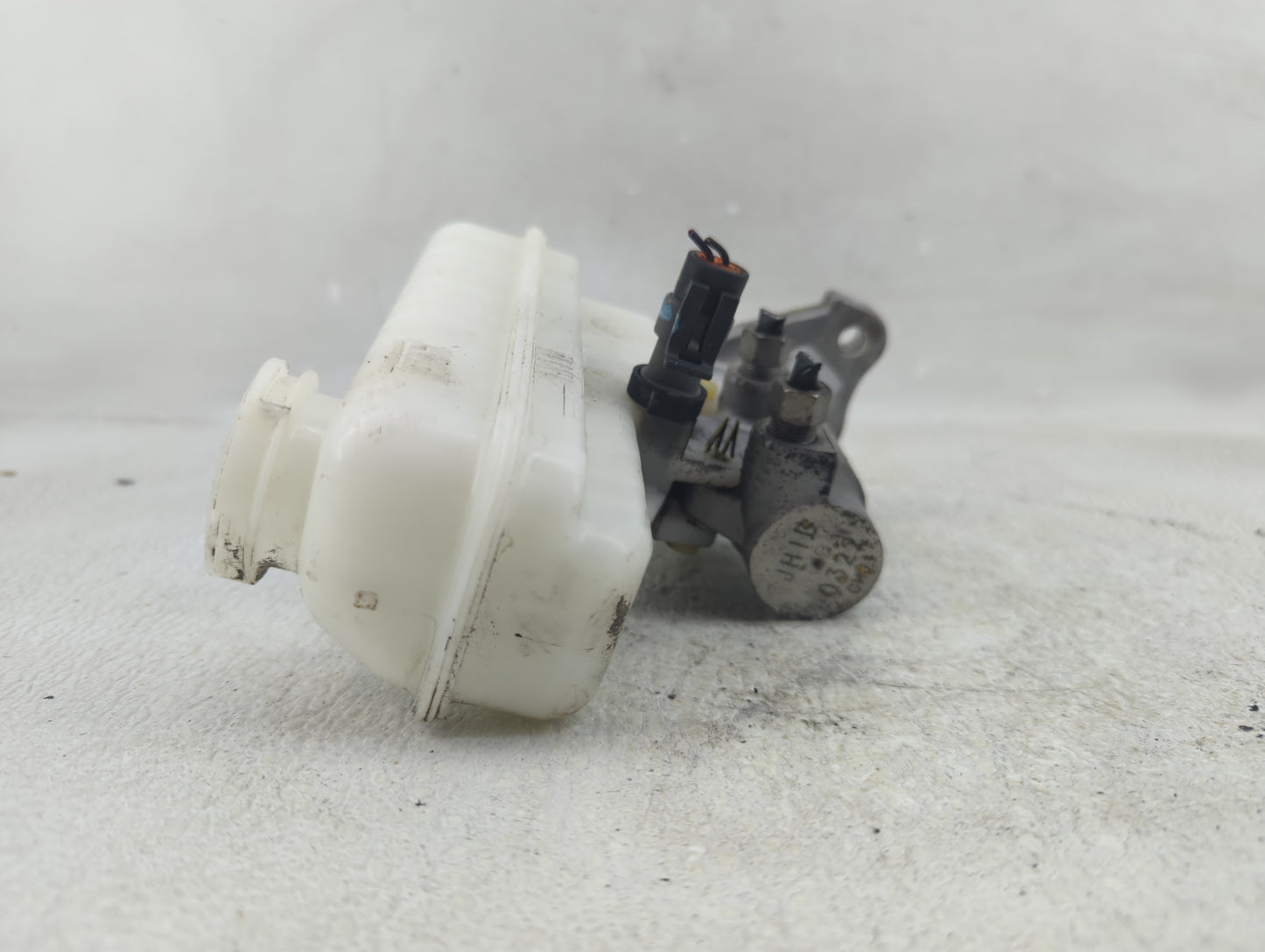 2011-2017 Chevrolet Equinox Brake Master Cylinder - Oemusedautoparts1.com