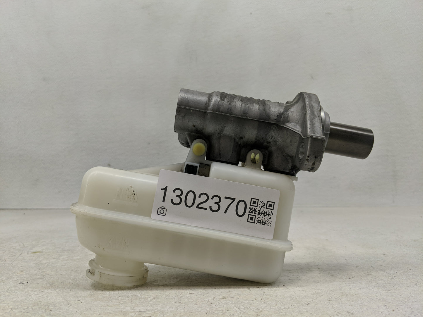 2011-2017 Chevrolet Equinox Brake Master Cylinder - Oemusedautoparts1.com