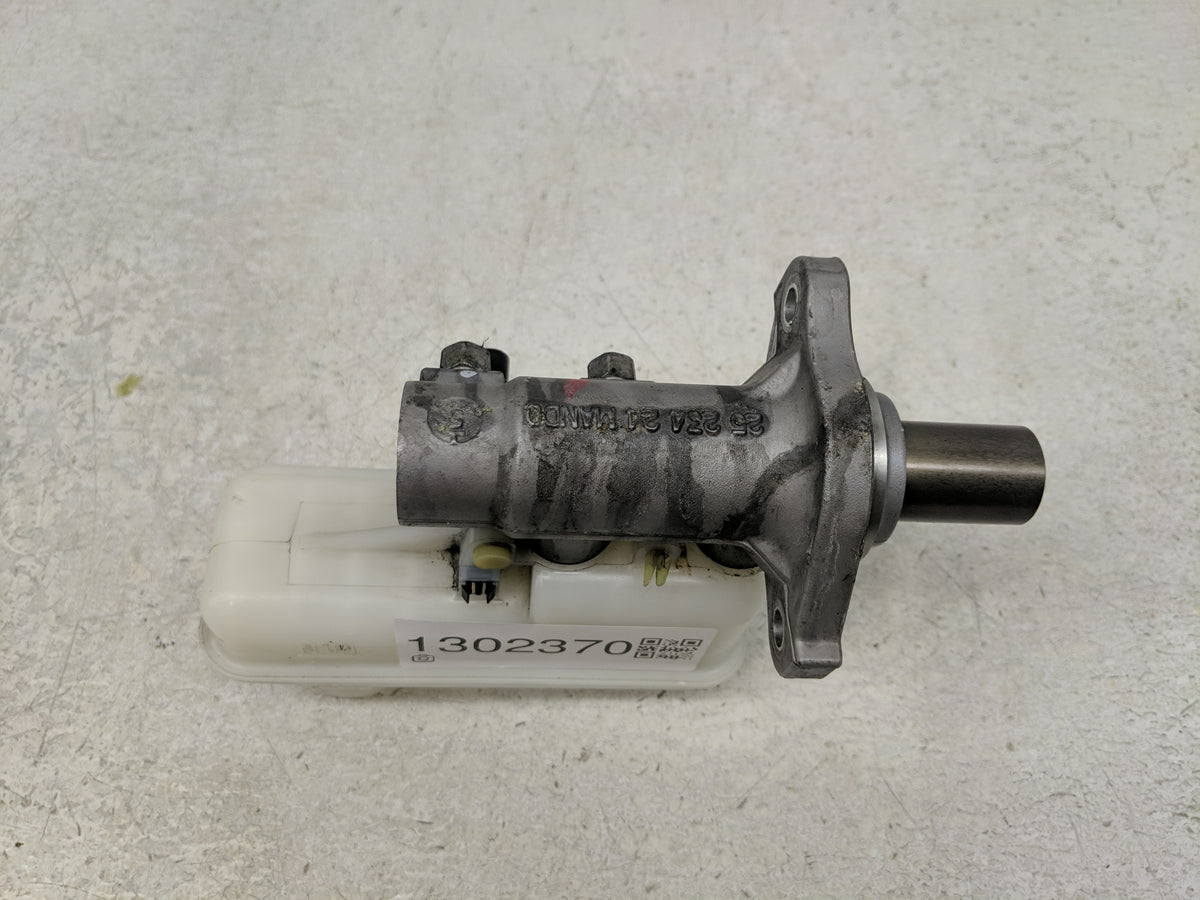 2011-2017 Chevrolet Equinox Brake Master Cylinder 1302370 - Oemusedautoparts1.com