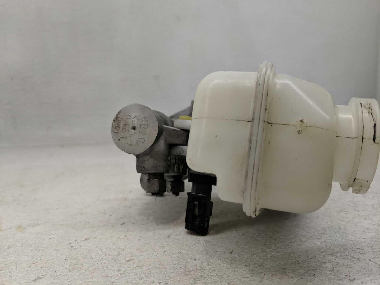 2011-2017 Chevrolet Equinox Brake Master Cylinder - Oemusedautoparts1.com
