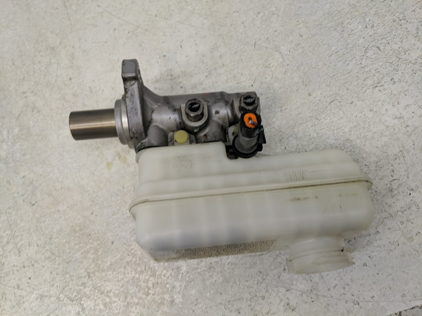 2011-2017 Chevrolet Equinox Brake Master Cylinder - Oemusedautoparts1.com