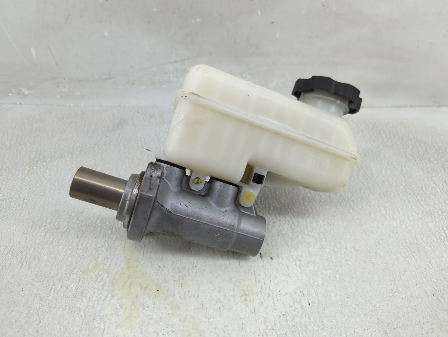 2011-2017 Chevrolet Equinox Brake Master Cylinder - Oemusedautoparts1.com