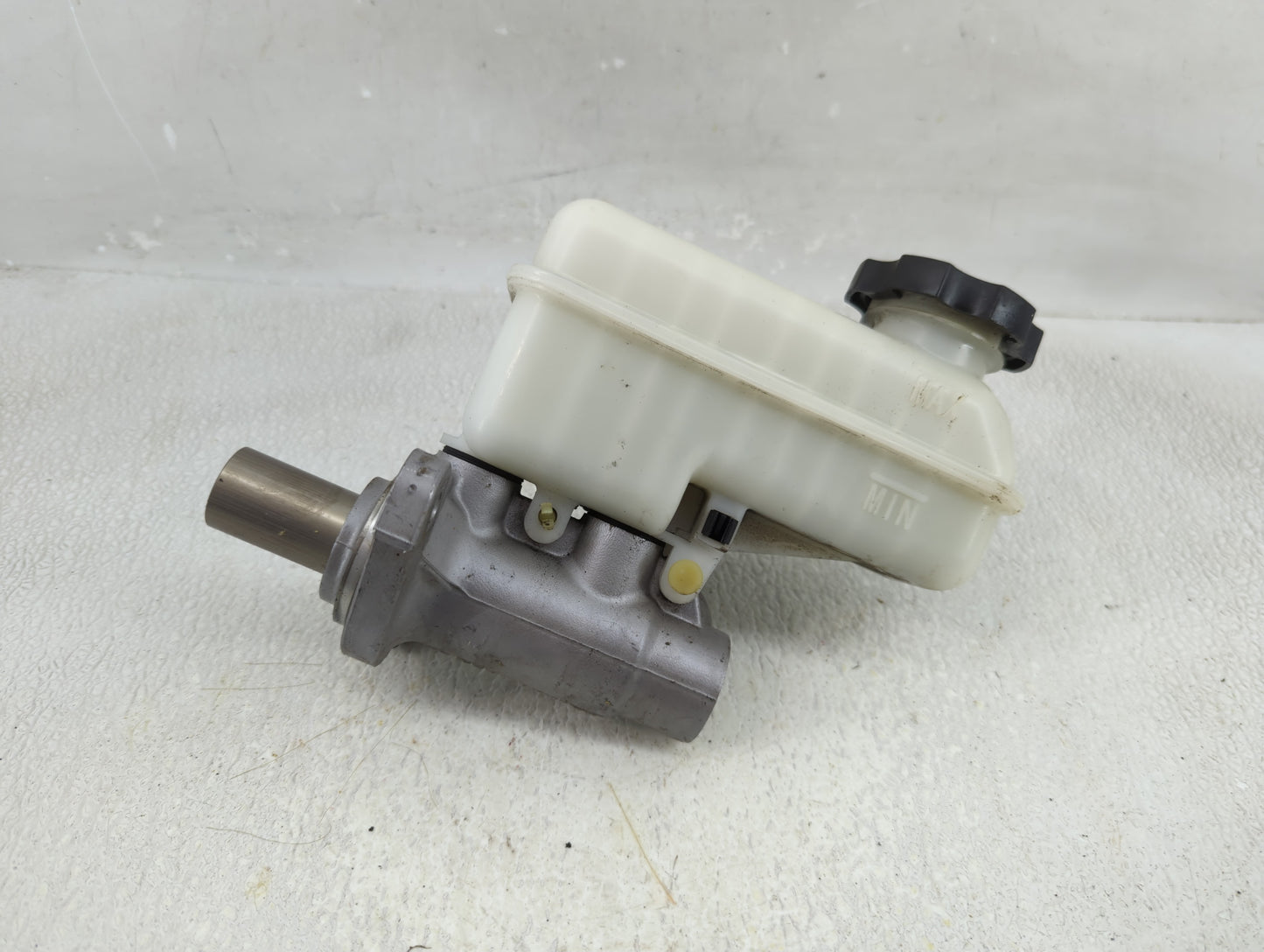 2011-2017 Chevrolet Equinox Brake Master Cylinder - Oemusedautoparts1.com