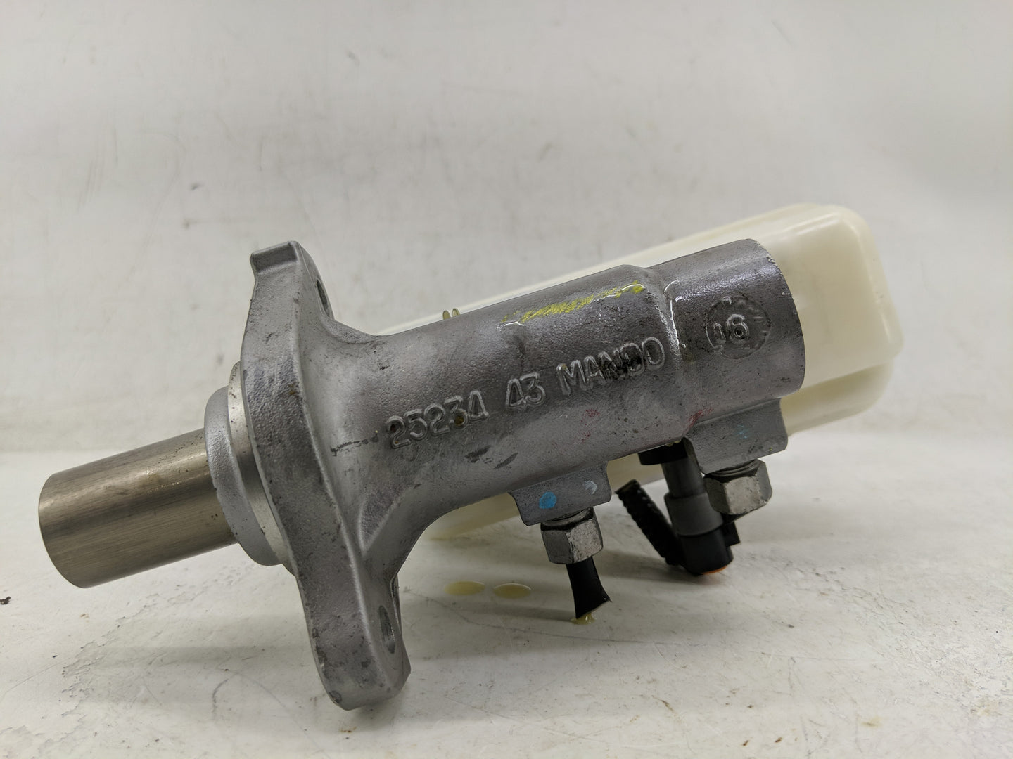 2011-2017 Chevrolet Equinox Brake Master Cylinder - Oemusedautoparts1.com