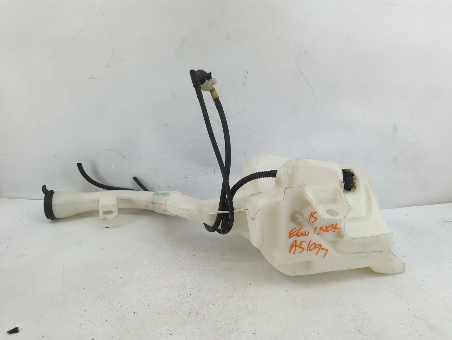 2010-2017 Chevrolet Equinox Windshield Washer Fluid Reservoir Bottle Oem - Oemusedautoparts1.com