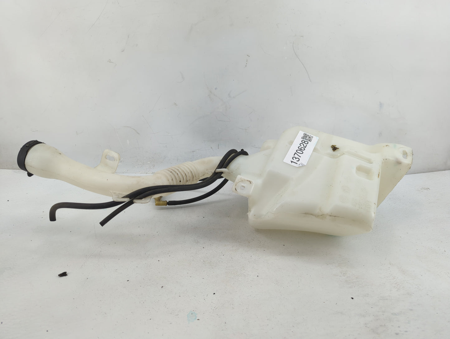 2010-2017 Chevrolet Equinox Windshield Washer Fluid Reservoir Bottle Oem - Oemusedautoparts1.com