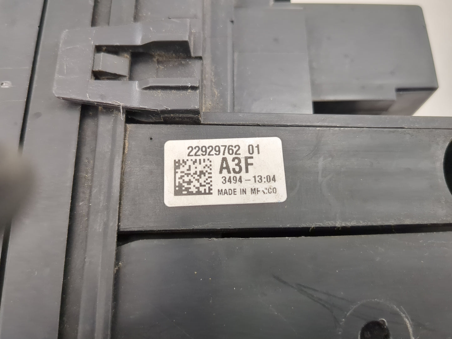 2013-2015 Chevrolet Equinox Fusebox Fuse Box Panel Relay Module P/N:22929762 01 Fits Fits 2013 2014 2015 OEM Used Auto Parts