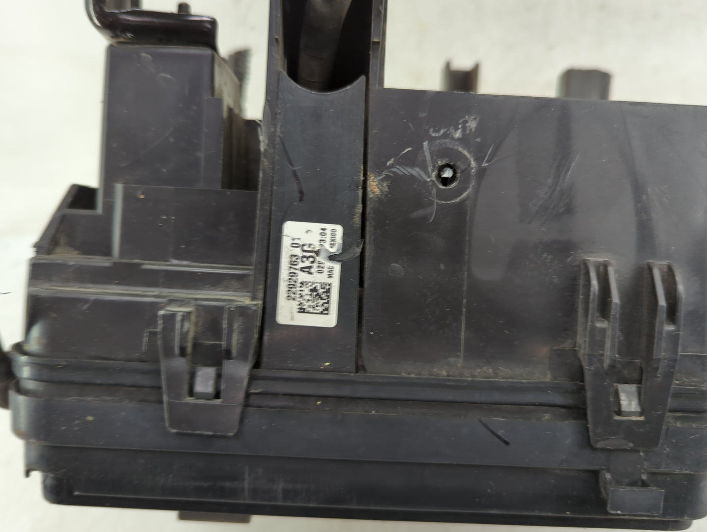 2013-2015 Chevrolet Equinox Fusebox Fuse Box Panel Relay Module P/N:22929762 01 Fits Fits 2013 2014 2015 OEM Used Auto Parts