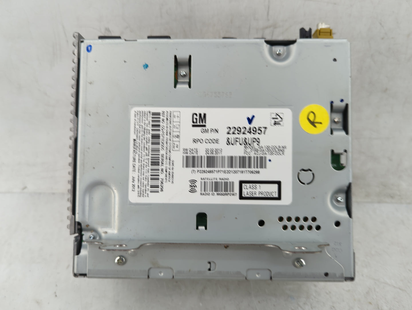 2015 Chevrolet Equinox Radio AM FM Cd Player Receiver Replacement P/N:22924957 Fits Fits 2014 2016 2017 OEM Used Auto Parts 