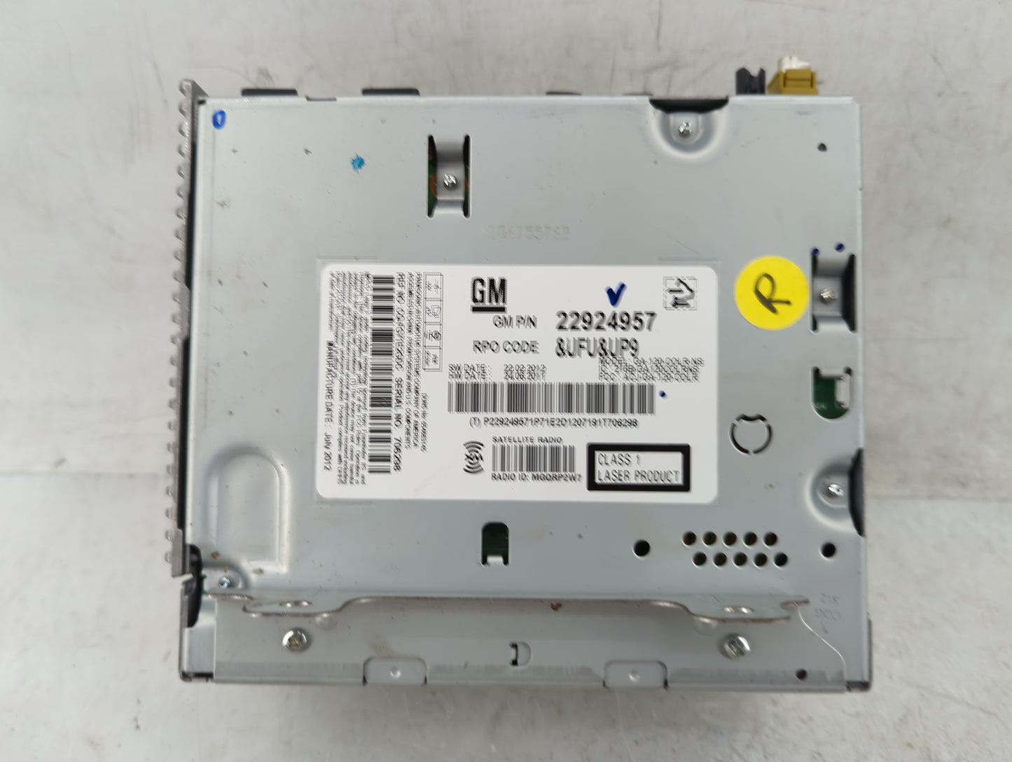 2015 Chevrolet Equinox Radio AM FM Cd Player Receiver Replacement P/N:22924957 Fits Fits 2014 2016 2017 OEM Used Auto Parts 