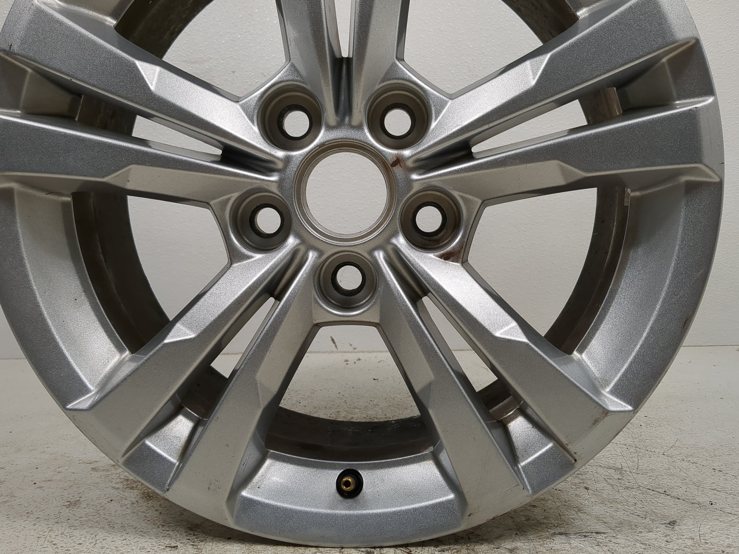 2010-2017 Chevrolet Equinox Oem Wheel Rim 1410500 - Oemusedautoparts1.com