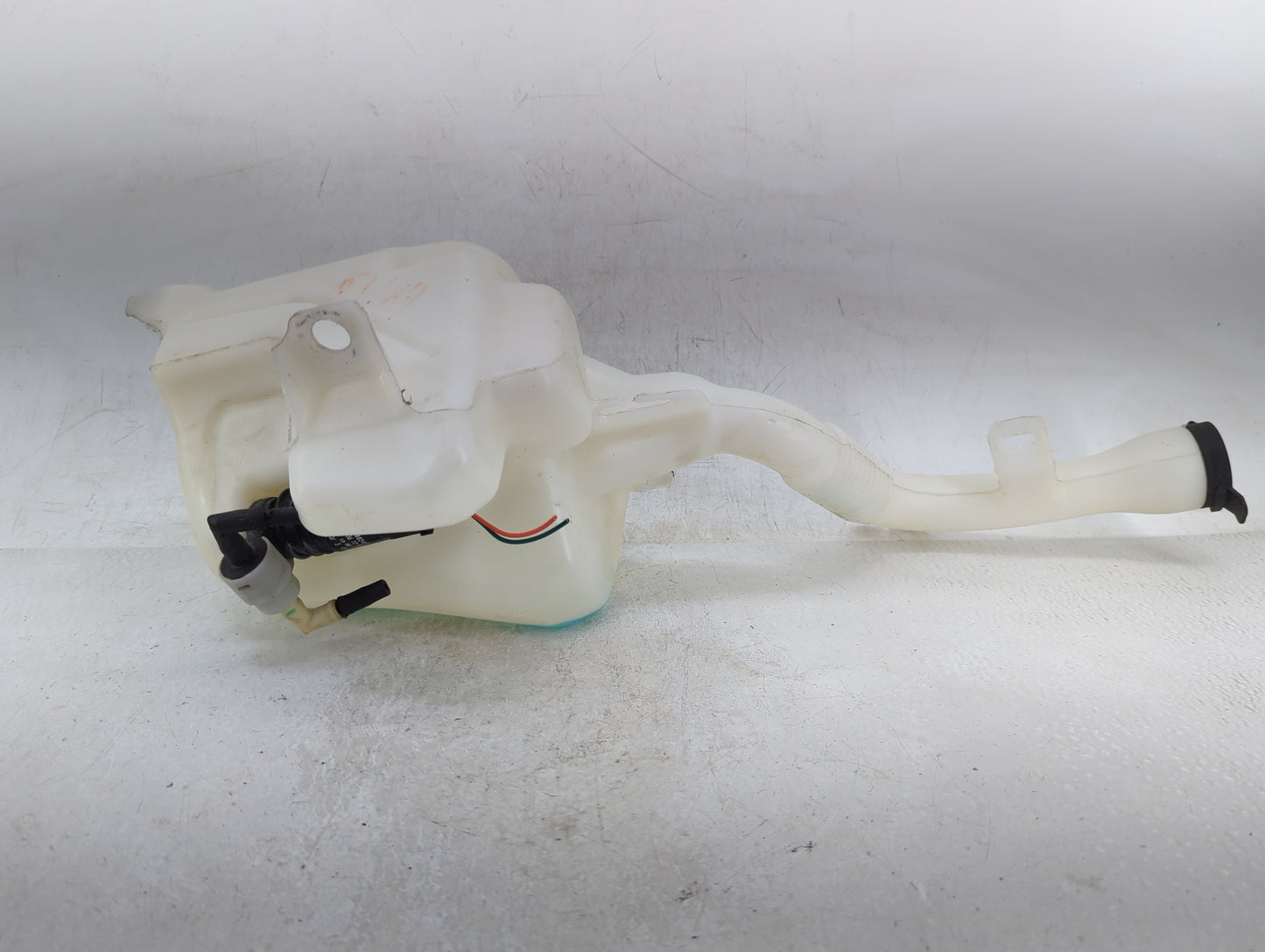 2010-2017 Chevrolet Equinox Windshield Washer Fluid Reservoir Bottle Oem - Oemusedautoparts1.com