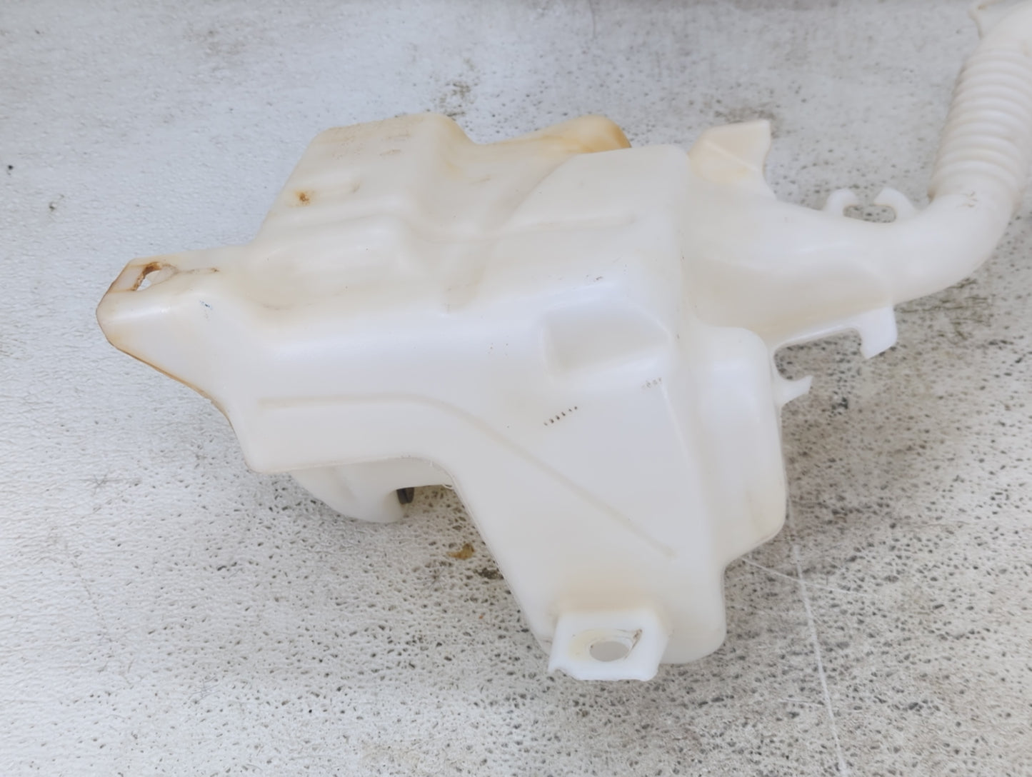 2010-2017 Chevrolet Equinox Windshield Washer Fluid Reservoir Bottle Oem - Oemusedautoparts1.com