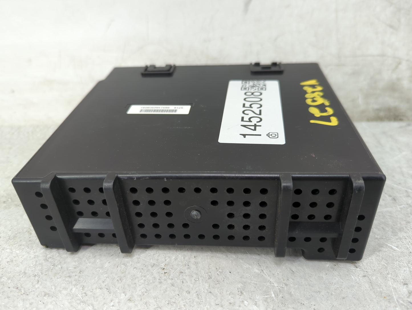 2013-2017 Chevrolet Equinox Body Control Module Bcm Inner Cabin Fuse Box - Oemusedautoparts1.com