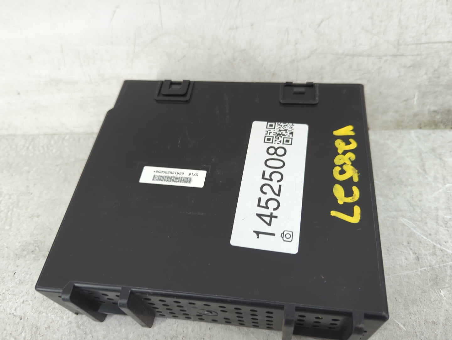 2013-2017 Chevrolet Equinox Body Control Module Bcm Inner Cabin Fuse Box - Oemusedautoparts1.com