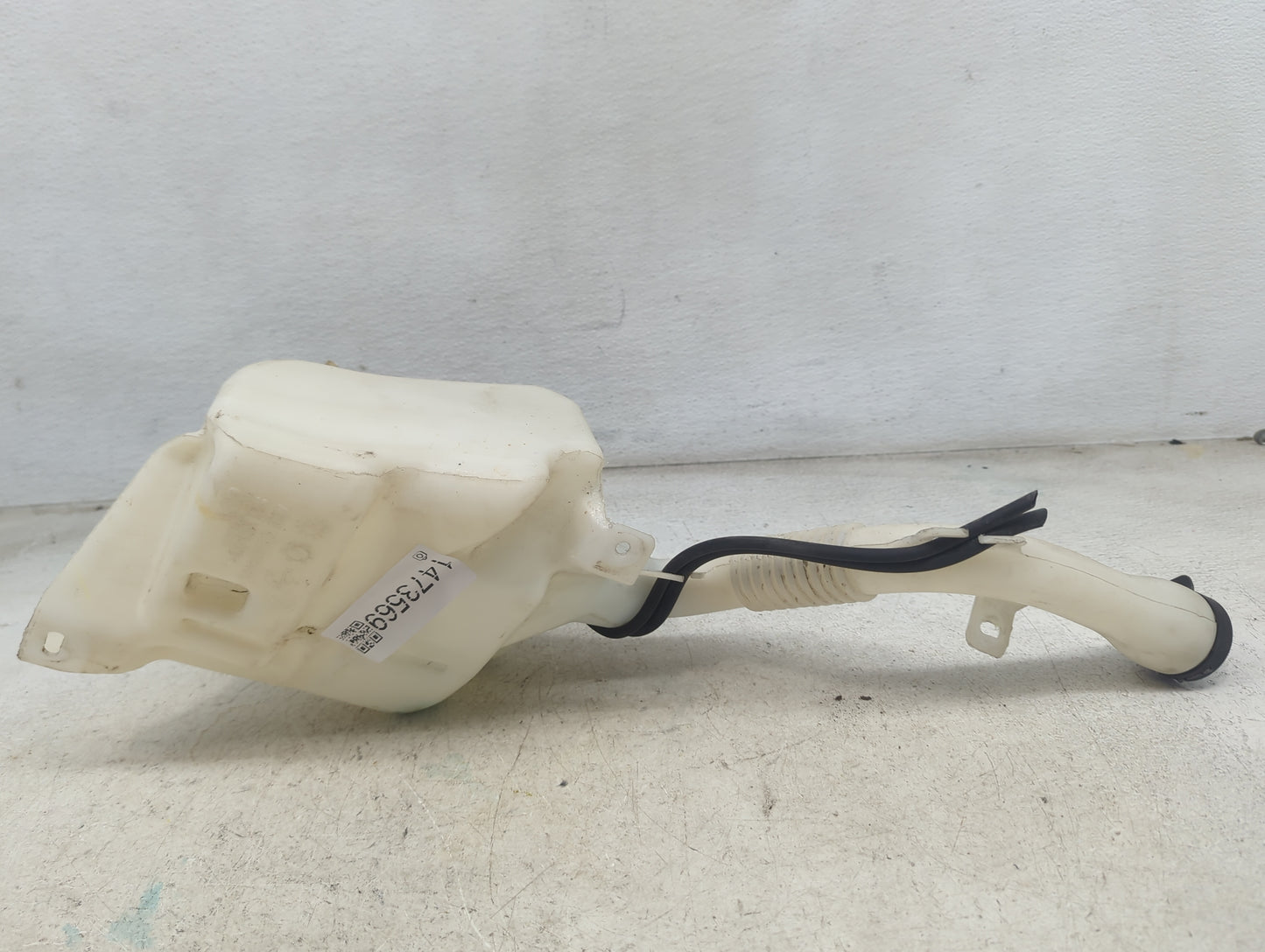 2010-2017 Chevrolet Equinox Windshield Washer Fluid Reservoir Bottle Oem 1473569 - Oemusedautoparts1.com