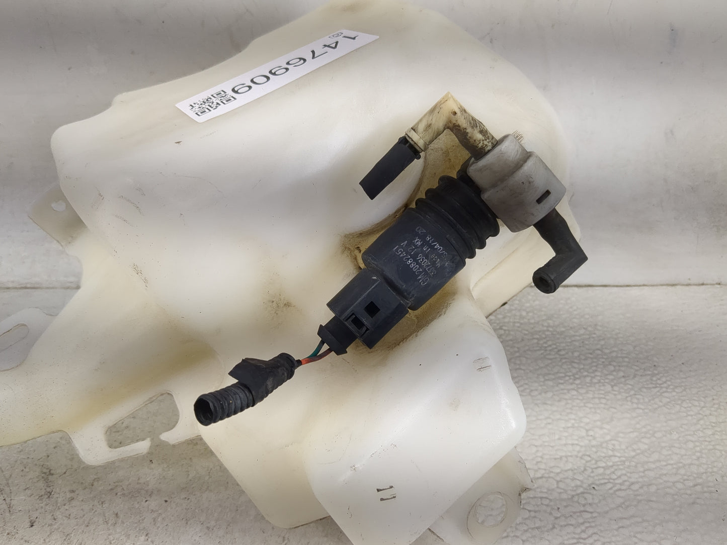 2010-2017 Chevrolet Equinox Windshield Washer Fluid Reservoir Bottle Oem 1476909 - Oemusedautoparts1.com