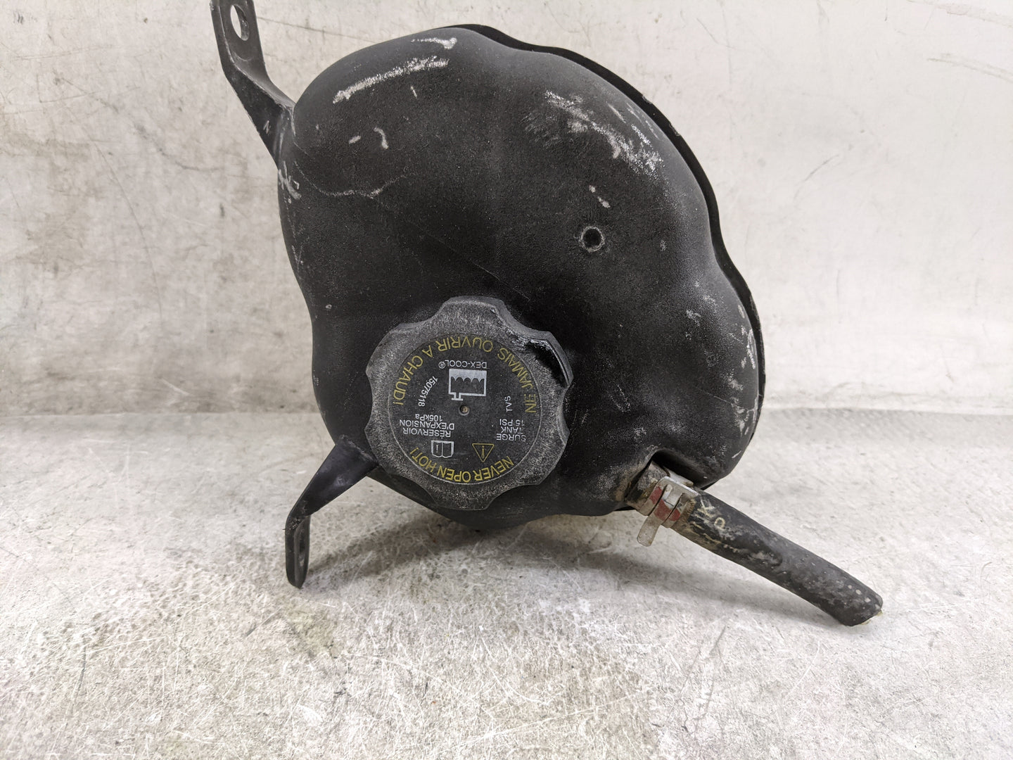 2010 Chevrolet Equinox Radiator Coolant Overflow Expansion Tank Bottle 1477088 - Oemusedautoparts1.com