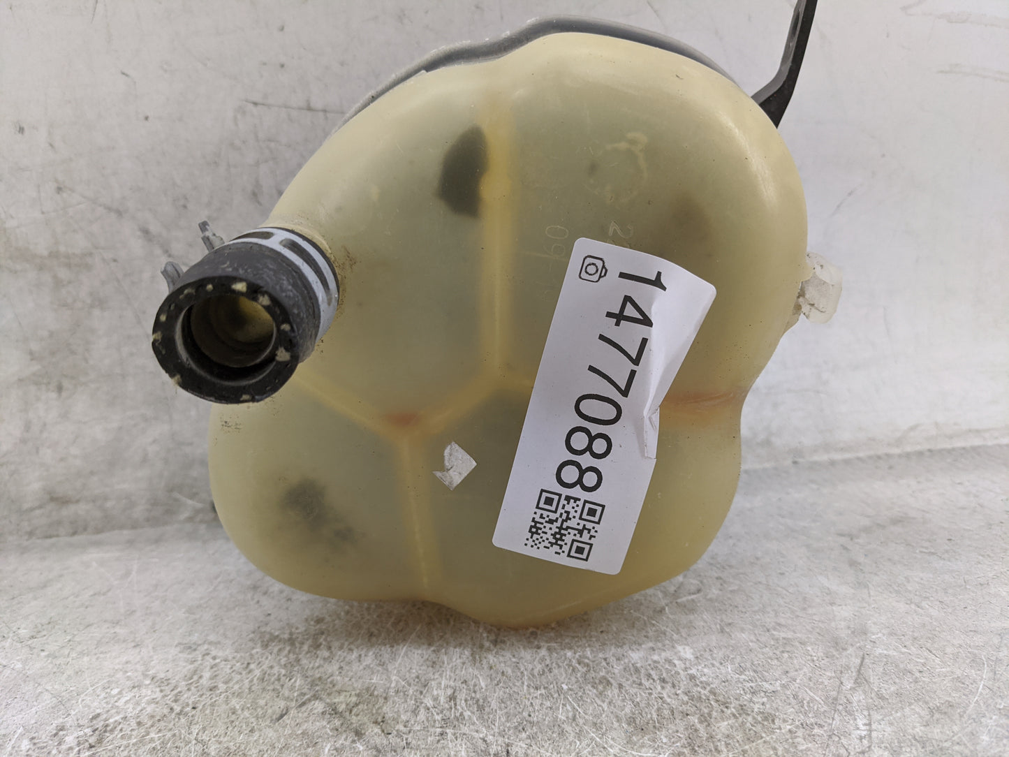 2010 Chevrolet Equinox Radiator Coolant Overflow Expansion Tank Bottle 1477088 - Oemusedautoparts1.com