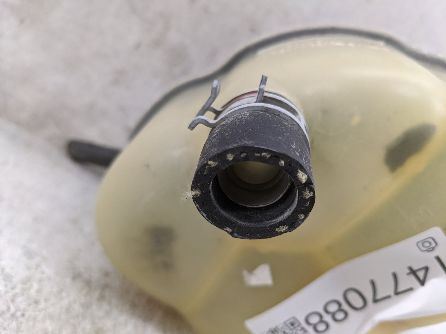2010 Chevrolet Equinox Radiator Coolant Overflow Expansion Tank Bottle 1477088 - Oemusedautoparts1.com