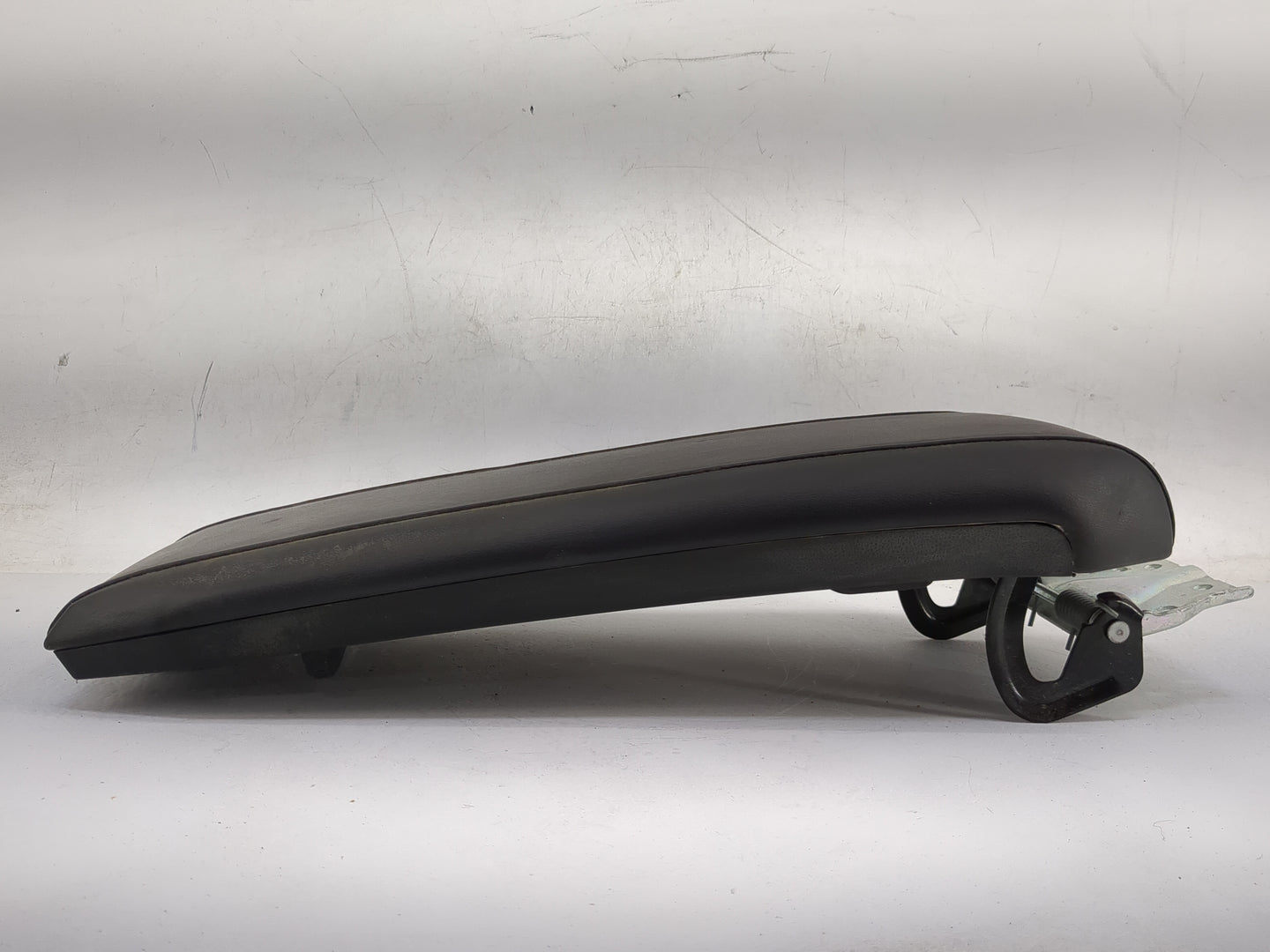 2015 Chevrolet Equinox Center Console Armrest Cover Lid Fits OEM Used Auto Parts - Oemusedautoparts1.com