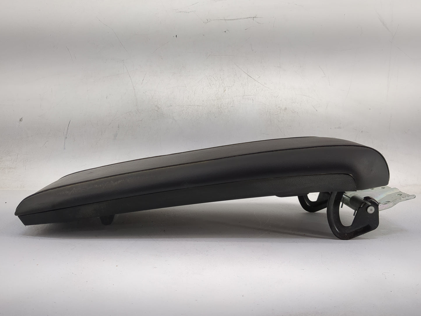 2015 Chevrolet Equinox Center Console Armrest Cover Lid Fits OEM Used Auto Parts - Oemusedautoparts1.com