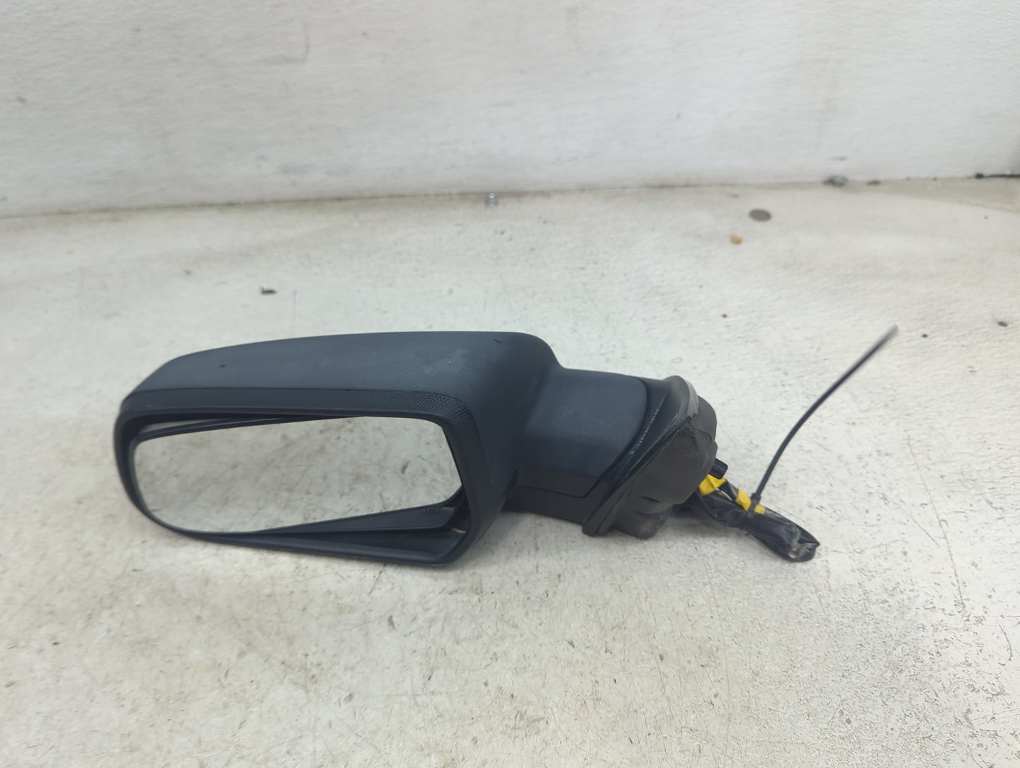 2015 Chevrolet Equinox Driver Side View Mirror - Left Door Mirror OEM Used - Oemusedautoparts1.com