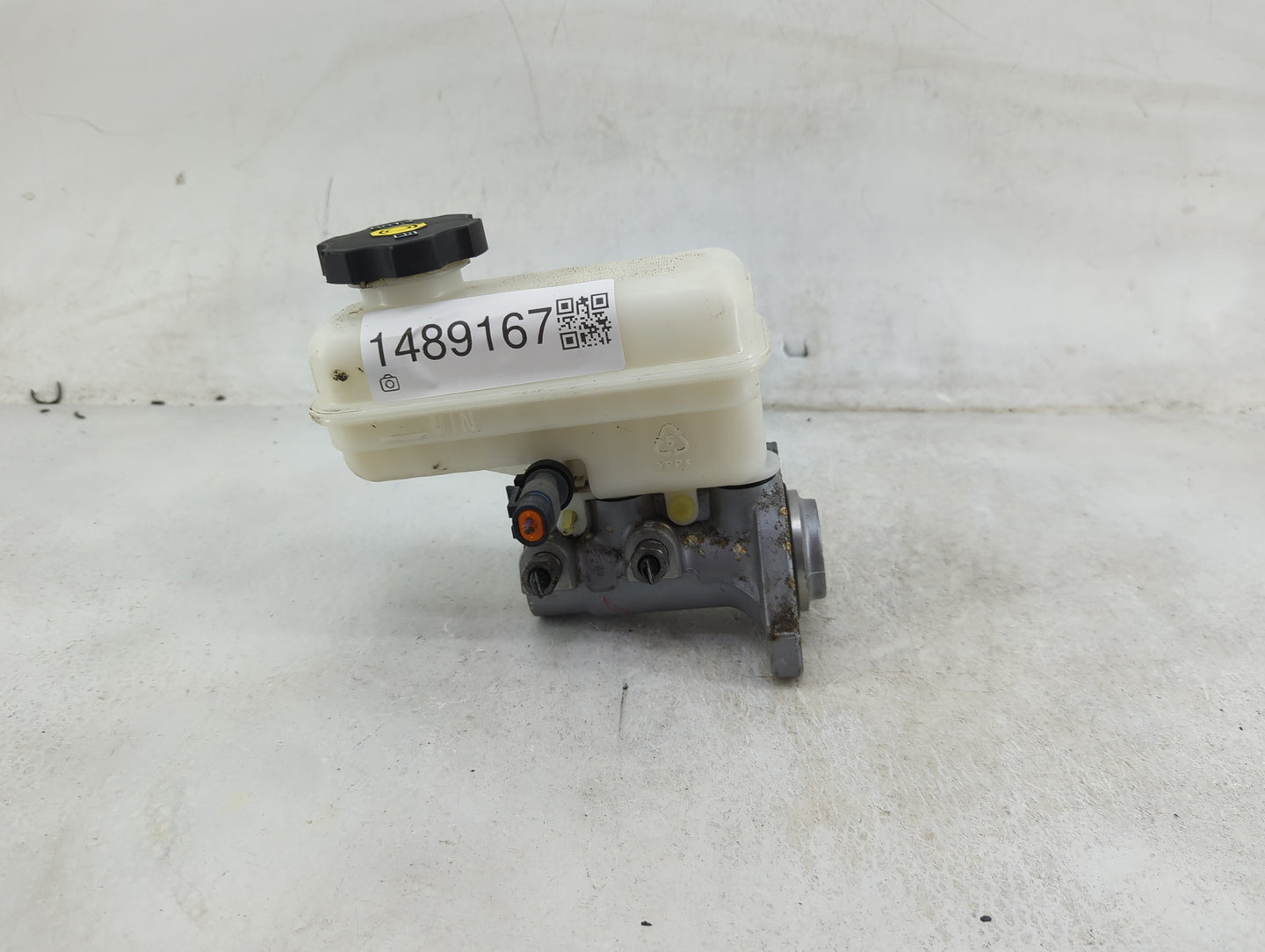 2011-2017 Chevrolet Equinox Brake Master Cylinder 1489167 - Oemusedautoparts1.com