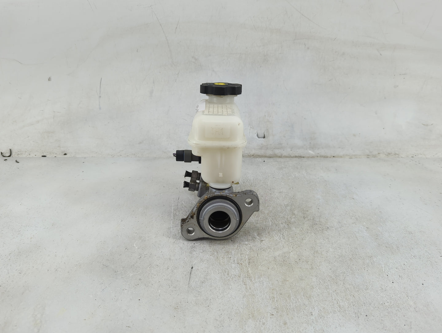 2011-2017 Chevrolet Equinox Brake Master Cylinder 1489167 - Oemusedautoparts1.com
