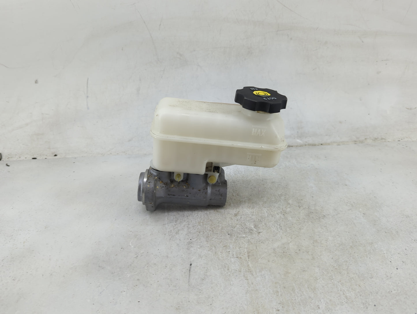 2011-2017 Chevrolet Equinox Brake Master Cylinder 1489167 - Oemusedautoparts1.com