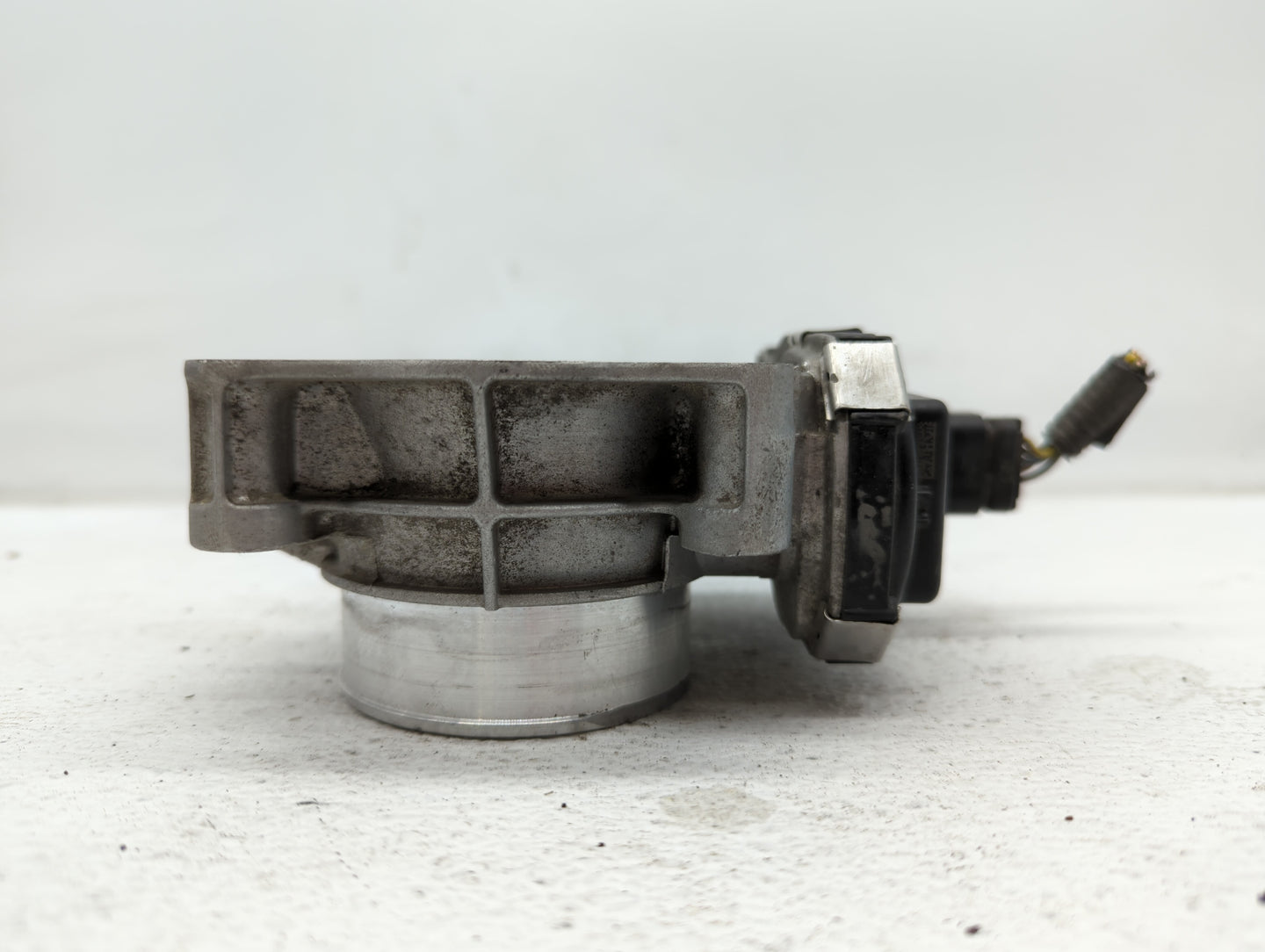2012-2015 Chevrolet Equinox Throttle Body P/N:12632101CA Fits Fits 2012 2013 2014 2015 OEM Used Auto Parts - Oemusedautopart