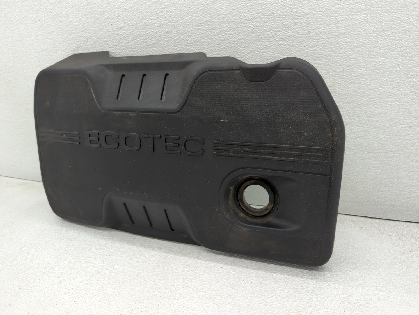 2015 Chevrolet Equinox Engine Cover - Oemusedautoparts1.com