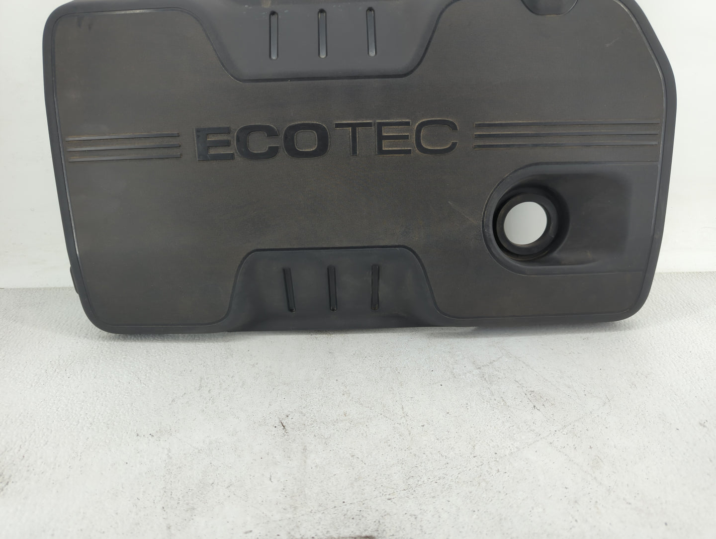2015 Chevrolet Equinox Engine Cover - Oemusedautoparts1.com