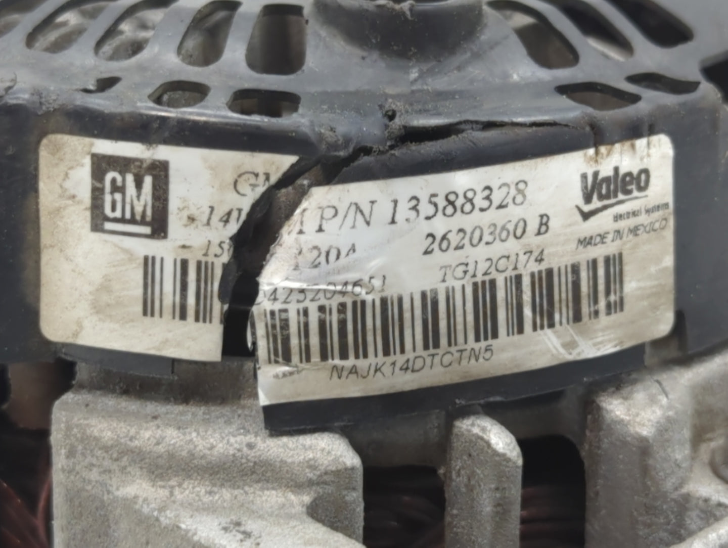 2010-2017 Chevrolet Equinox Alternator Replacement Generator Charging Assembly Engine OEM P/N:13500315 13588328 Fits OEM Use