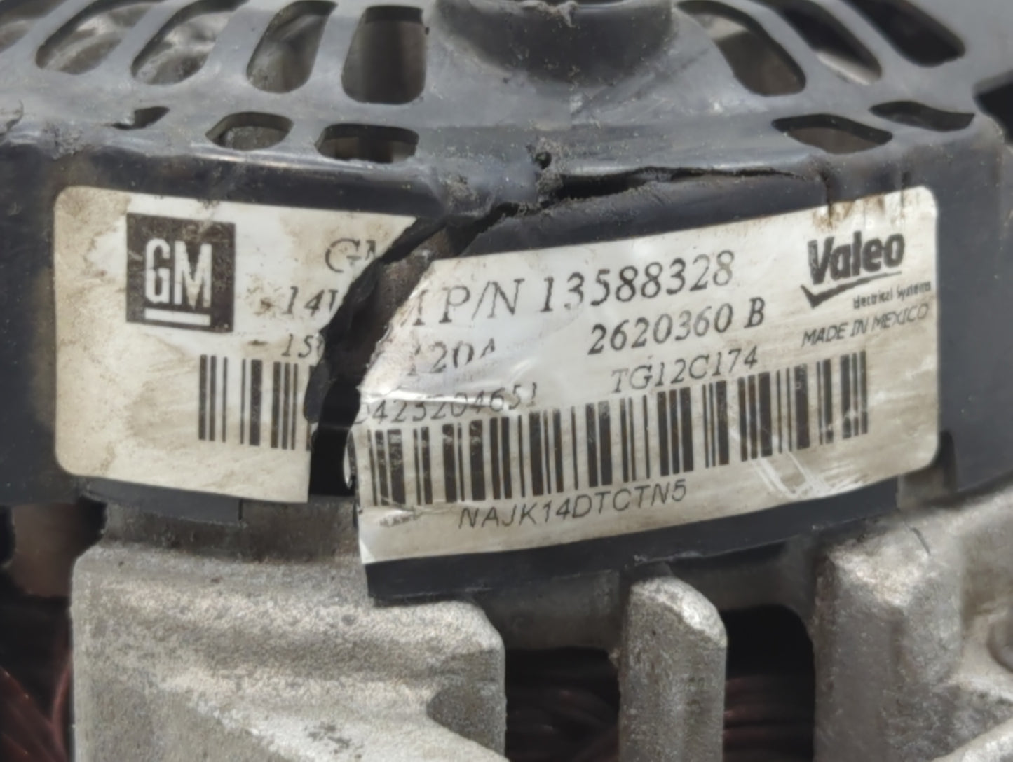 2010-2017 Chevrolet Equinox Alternator Replacement Generator Charging Assembly Engine OEM P/N:13500315 13588328 Fits OEM Use