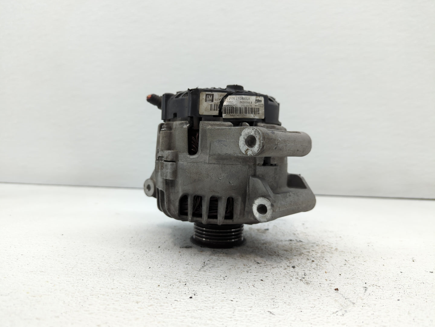 2010-2017 Chevrolet Equinox Alternator Replacement Generator Charging Assembly Engine OEM P/N:13500315 13588328 Fits OEM Use