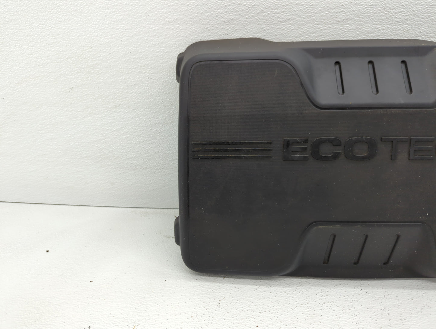 2015 Chevrolet Equinox Engine Cover - Oemusedautoparts1.com