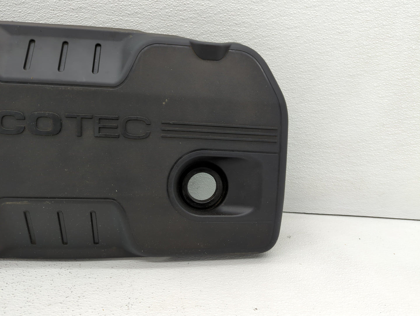 2015 Chevrolet Equinox Engine Cover - Oemusedautoparts1.com