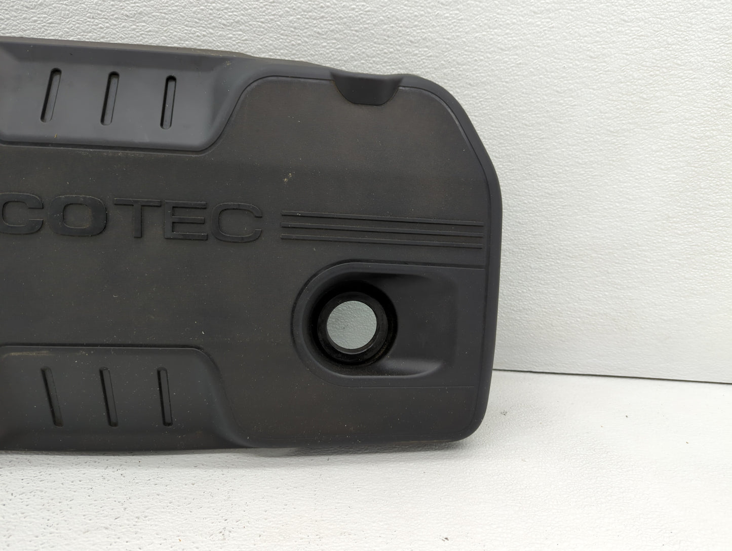 2015 Chevrolet Equinox Engine Cover - Oemusedautoparts1.com