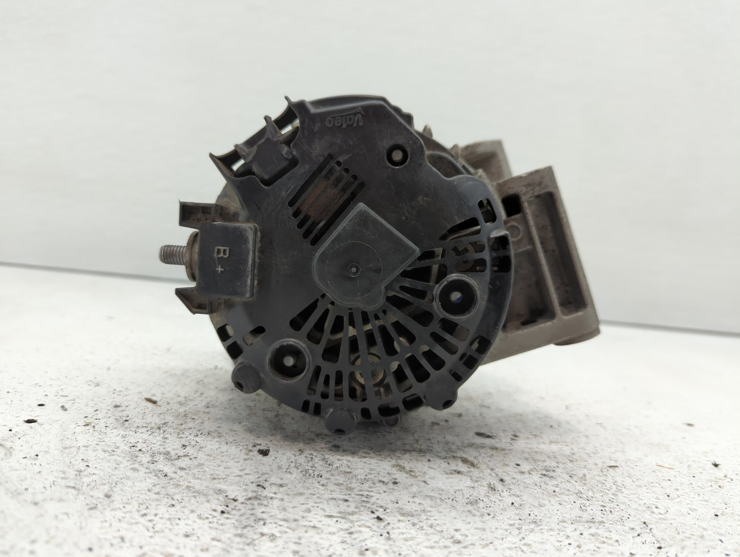 2010-2017 Chevrolet Equinox Alternator Replacement Generator Charging Assembly Engine OEM P/N:13500315 13588328 Fits OEM Use