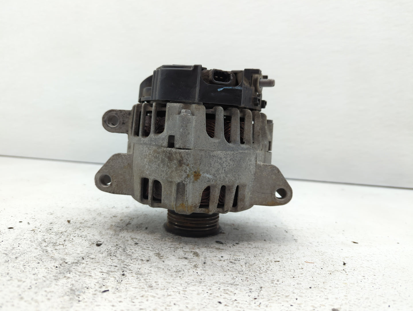 2010-2017 Chevrolet Equinox Alternator Replacement Generator Charging Assembly Engine OEM P/N:13500315 13588328 Fits OEM Use