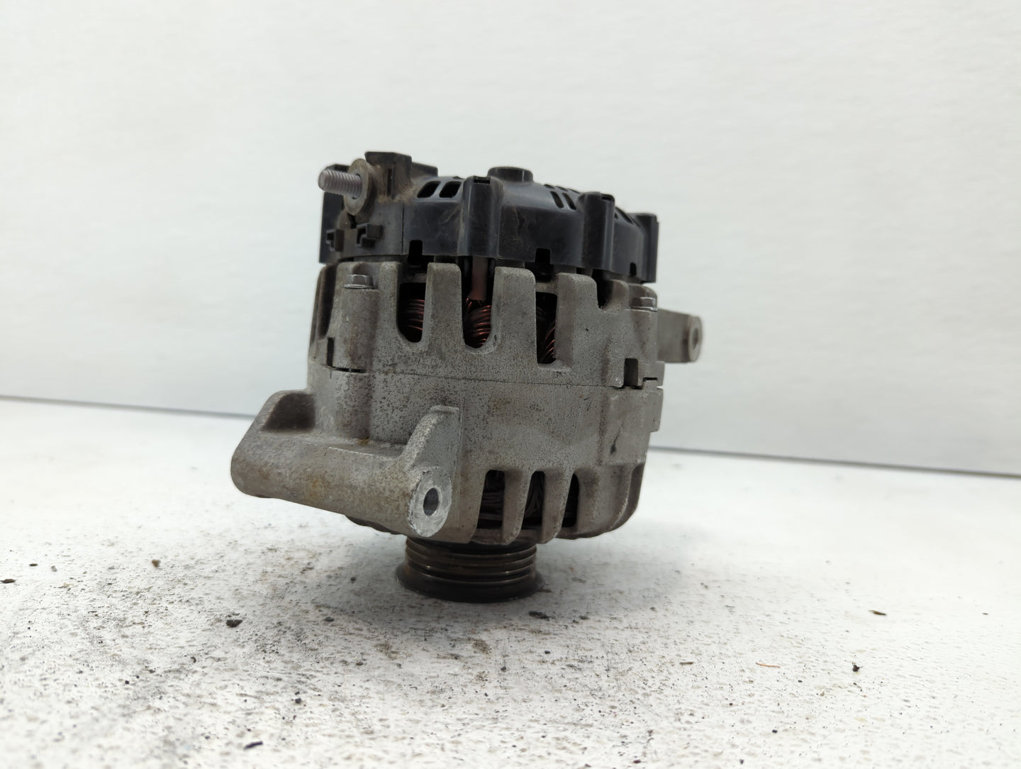 2010-2017 Chevrolet Equinox Alternator Replacement Generator Charging Assembly Engine OEM P/N:13500315 13588328 Fits OEM Use