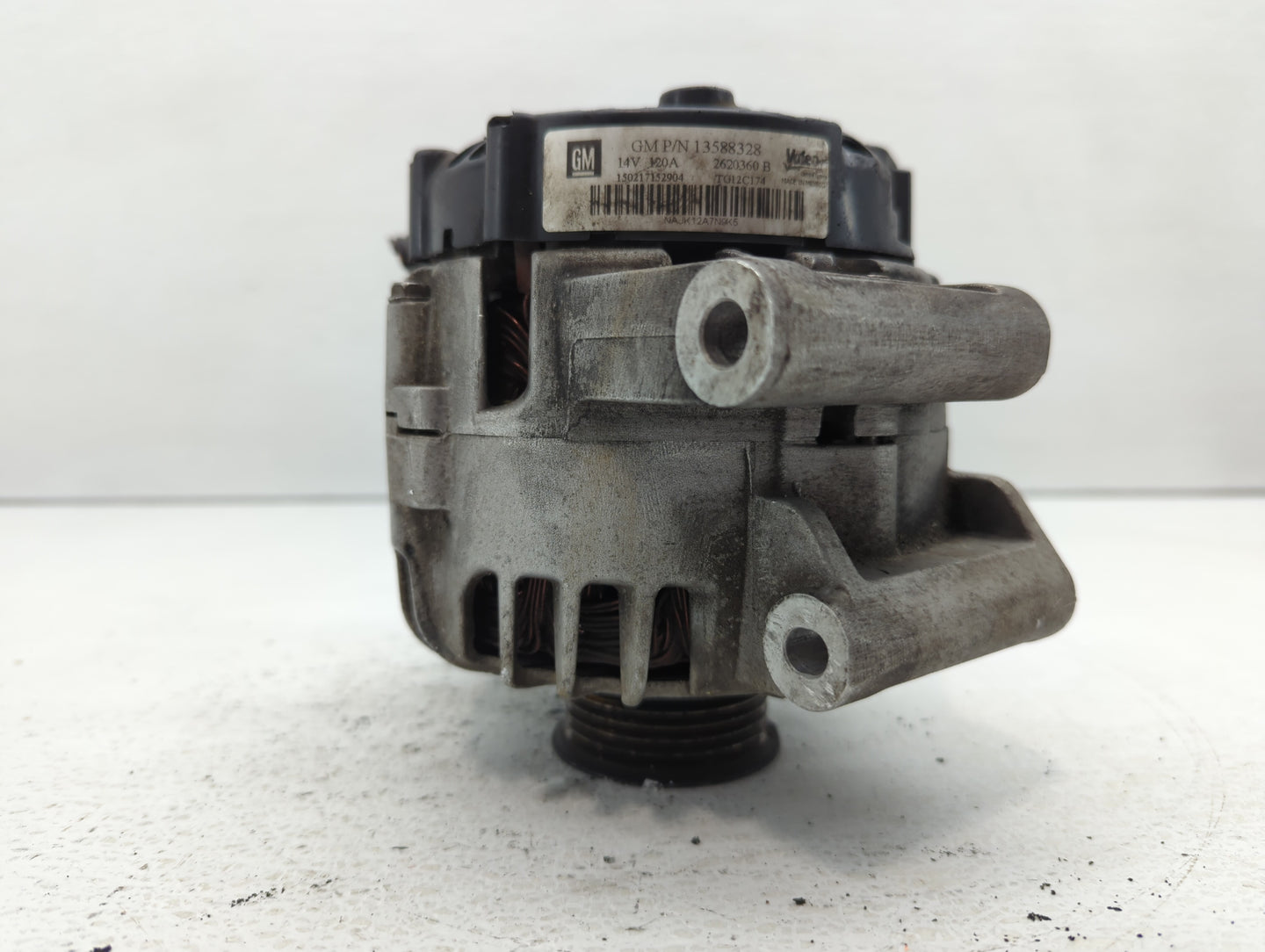 2010-2017 Chevrolet Equinox Alternator Replacement Generator Charging Assembly Engine OEM P/N:2620360 13588328 Fits OEM Used