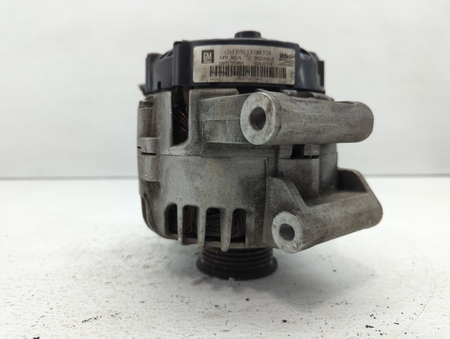 2010-2017 Chevrolet Equinox Alternator Replacement Generator Charging Assembly Engine OEM P/N:2620360 13588328 Fits OEM Used