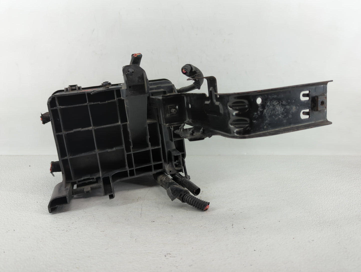 2013-2015 Chevrolet Equinox Fusebox Fuse Box Panel Relay Module P/N:22929762 22922727, 22920763 Fits Fits 2013 2014 2015 OEM