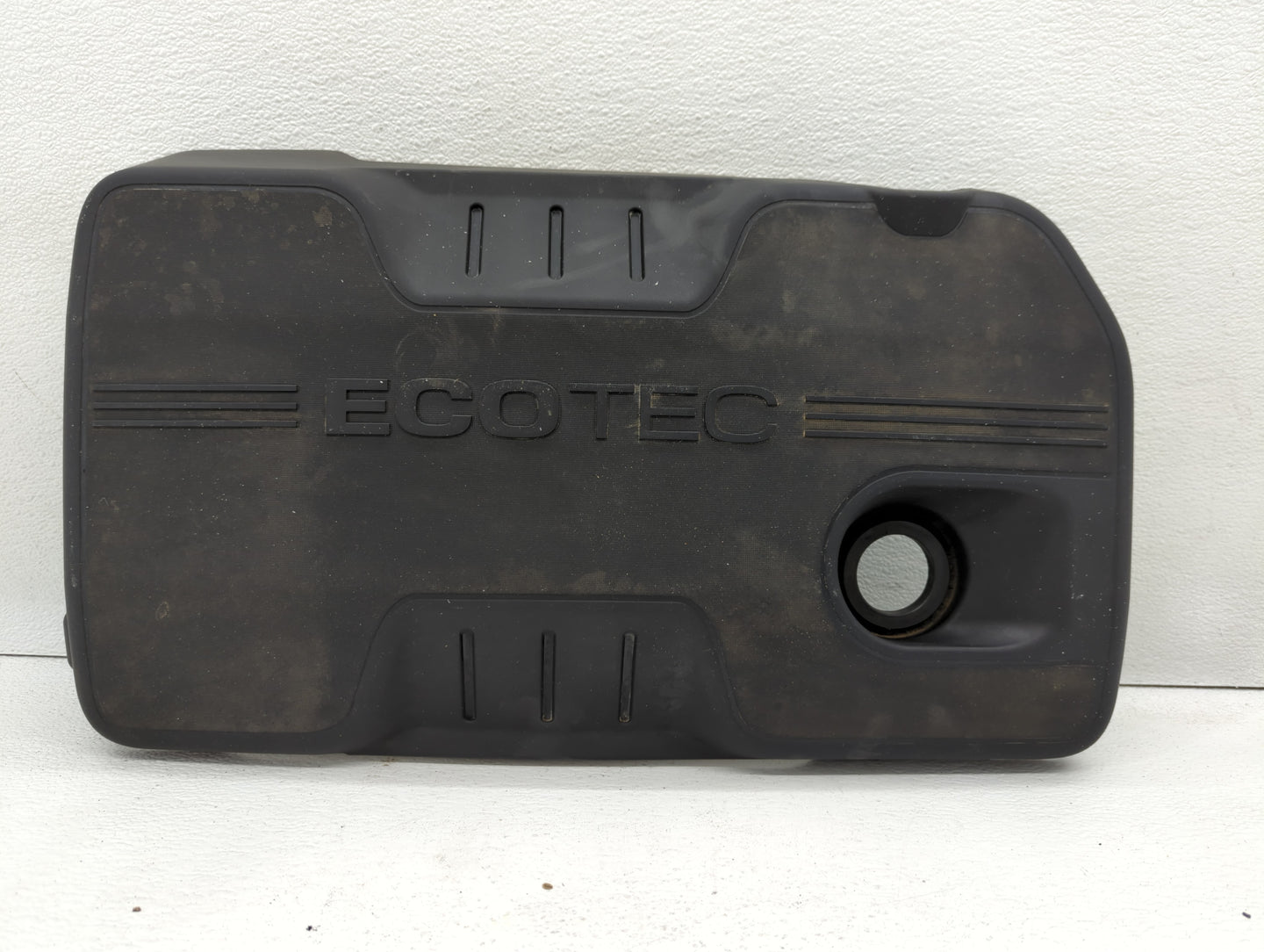2015 Chevrolet Equinox Engine Cover - Oemusedautoparts1.com