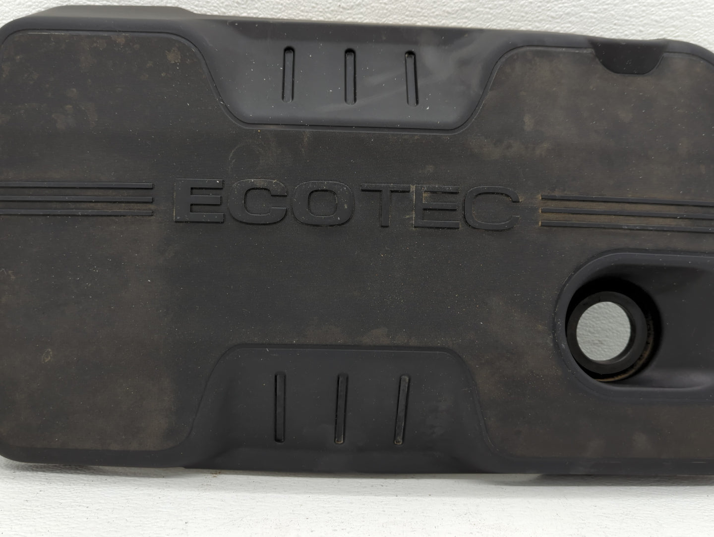 2015 Chevrolet Equinox Engine Cover - Oemusedautoparts1.com